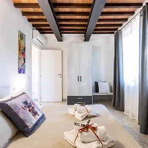 Le Residenze Apartment Chianni