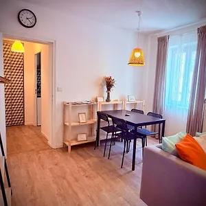 50m2-free Private Parking-self Check In !! 50m2 Intramuros-parking Prive Gratuit-arrivee Autonome!! Apartment